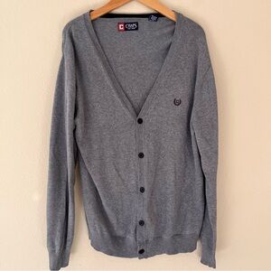 Chaps Mens Cardigan Sweater Size Medium Gray Logo Preppy Academia Grandpa Crest
